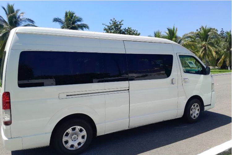 Transporte Privado del Aeropuerto de Ixtapa Zihuatanejo a Hoteles. Transporte Privado del Aeropuerto de Ixtapa Zihuatanejo a Condominios. Camionetas de transporte privado en Ixtapa Zihuatanejo Aeropuerto. Traslados Privados Aeropuerto Ixtapa Zihuatanejo. Transporte Compartido del Aeropuerto de Ixtapa Zihuatanejo a Hoteles