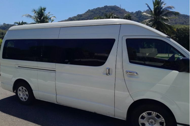 Transporte Privado del Aeropuerto de Ixtapa Zihuatanejo a Hoteles. Transporte Privado del Aeropuerto de Ixtapa Zihuatanejo a Condominios. Camionetas de transporte privado en Ixtapa Zihuatanejo Aeropuerto. Traslados Privados Aeropuerto Ixtapa Zihuatanejo. Transporte Compartido del Aeropuerto de Ixtapa Zihuatanejo a Hoteles