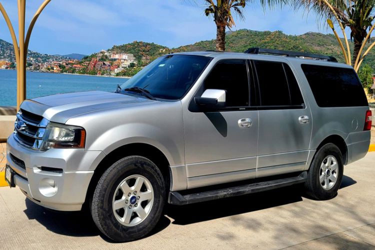 Zihuatanejo Transporte de Aeropuerto a Hoteles, Playa La Ropa y Airbnb