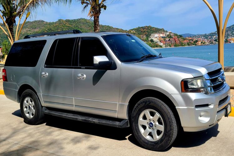 Zihuatanejo Transporte de Aeropuerto a Hoteles, Playa La Ropa y Airbnb